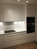Cuisine laqu&eacute;e blanche &agrave; Overijse - Cuisines &eacute;quip&eacute;es design compl&egrave;tes Cr&eacute;a-M